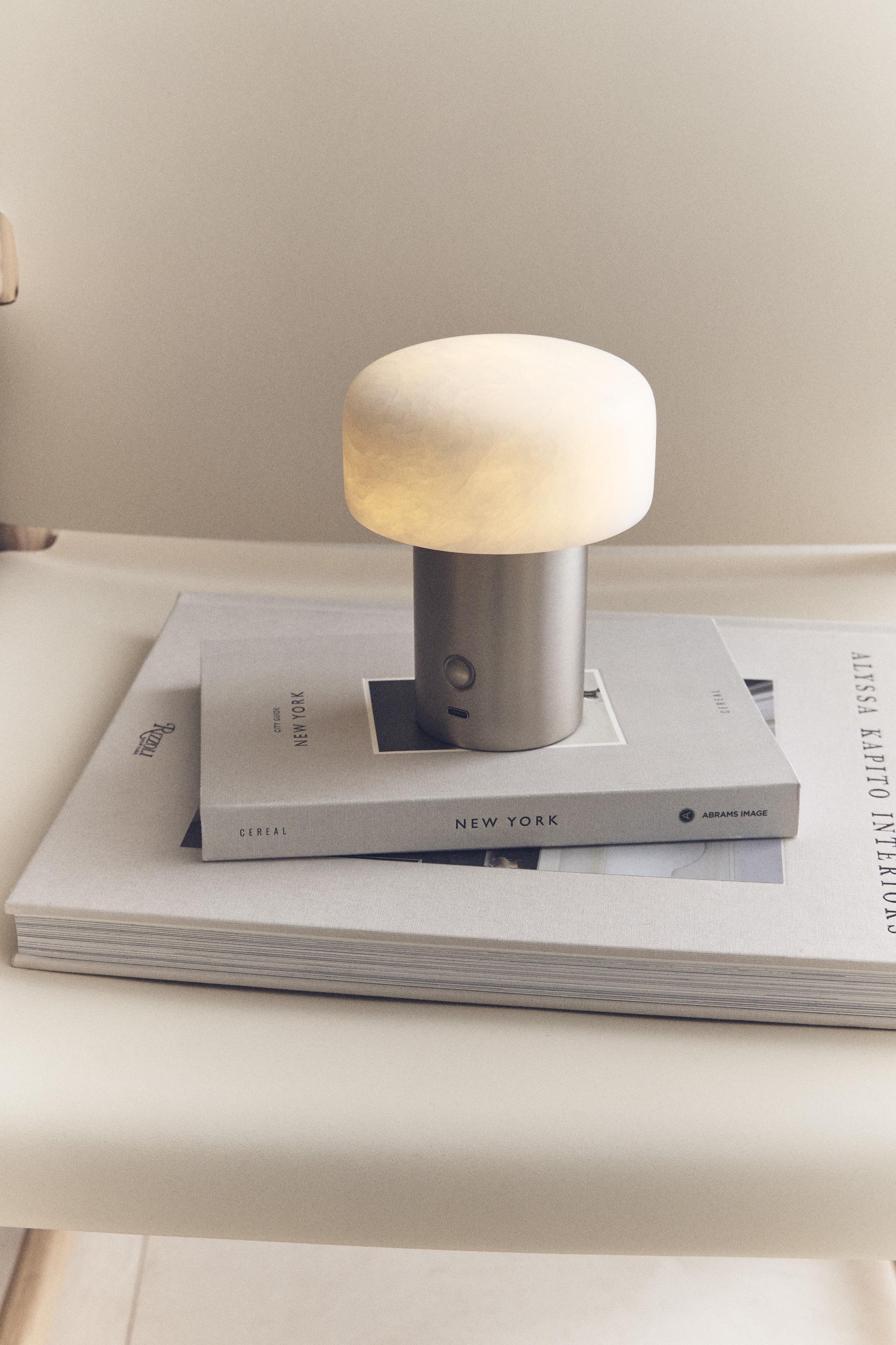 CORDLESS ALABASTER AND METAL TABLE LAMP